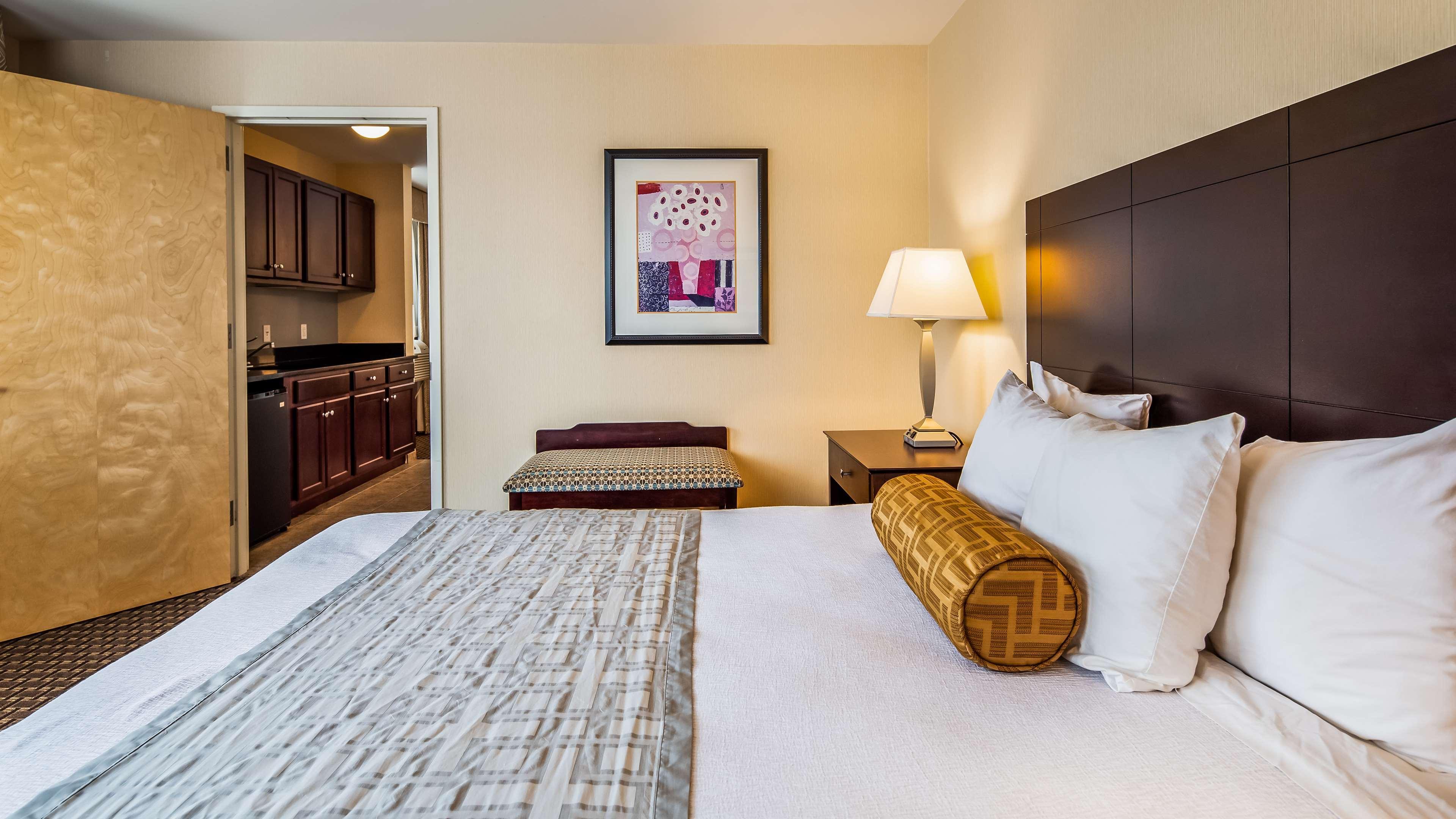 Best Western Plus Philadelphia Airport South - At Widener University Честър Екстериор снимка