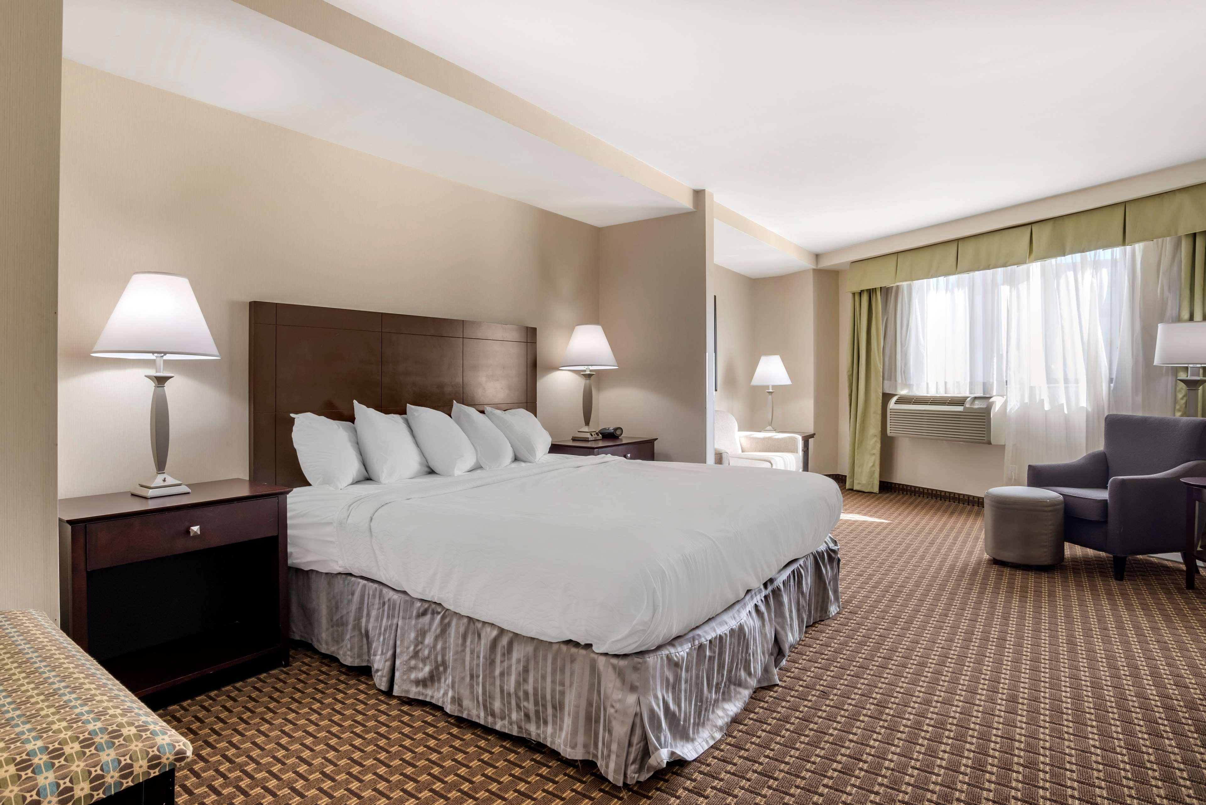 Best Western Plus Philadelphia Airport South - At Widener University Честър Екстериор снимка