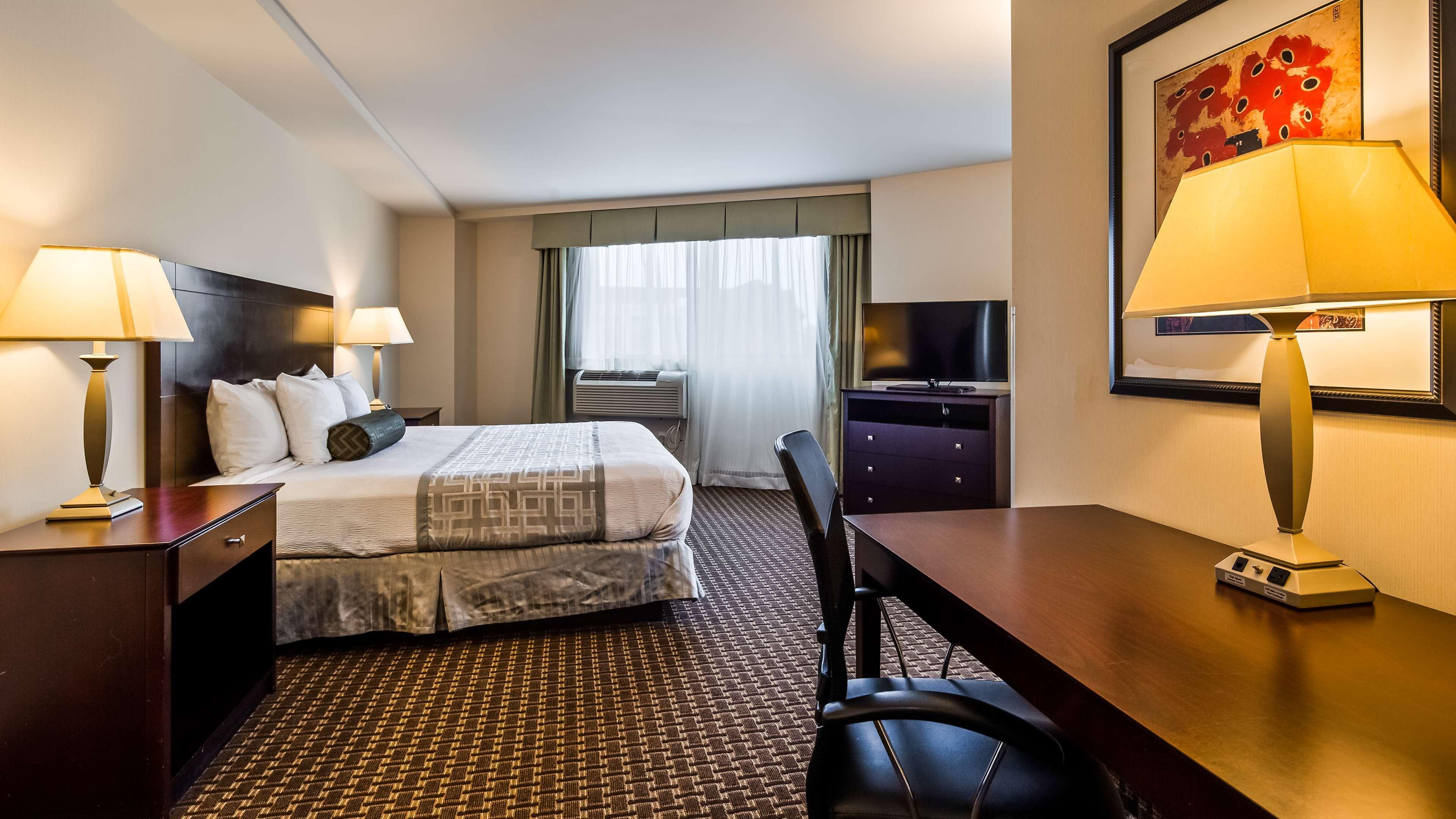 Best Western Plus Philadelphia Airport South - At Widener University Честър Екстериор снимка