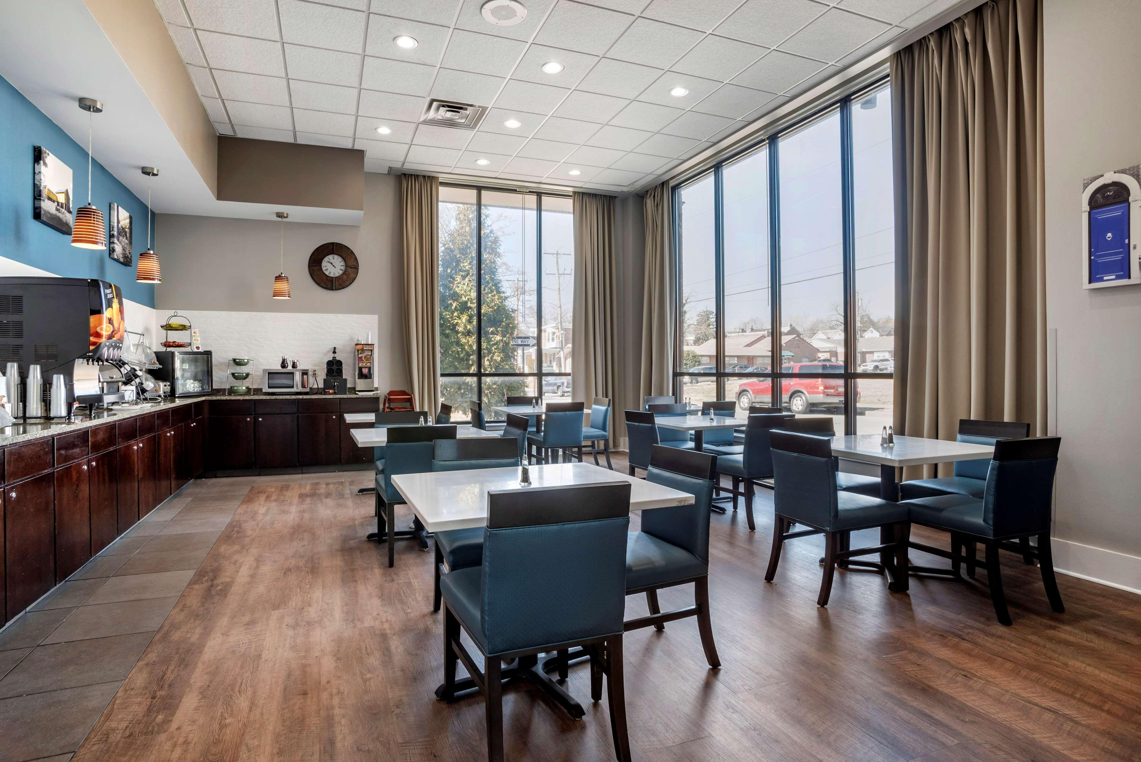 Best Western Plus Philadelphia Airport South - At Widener University Честър Екстериор снимка
