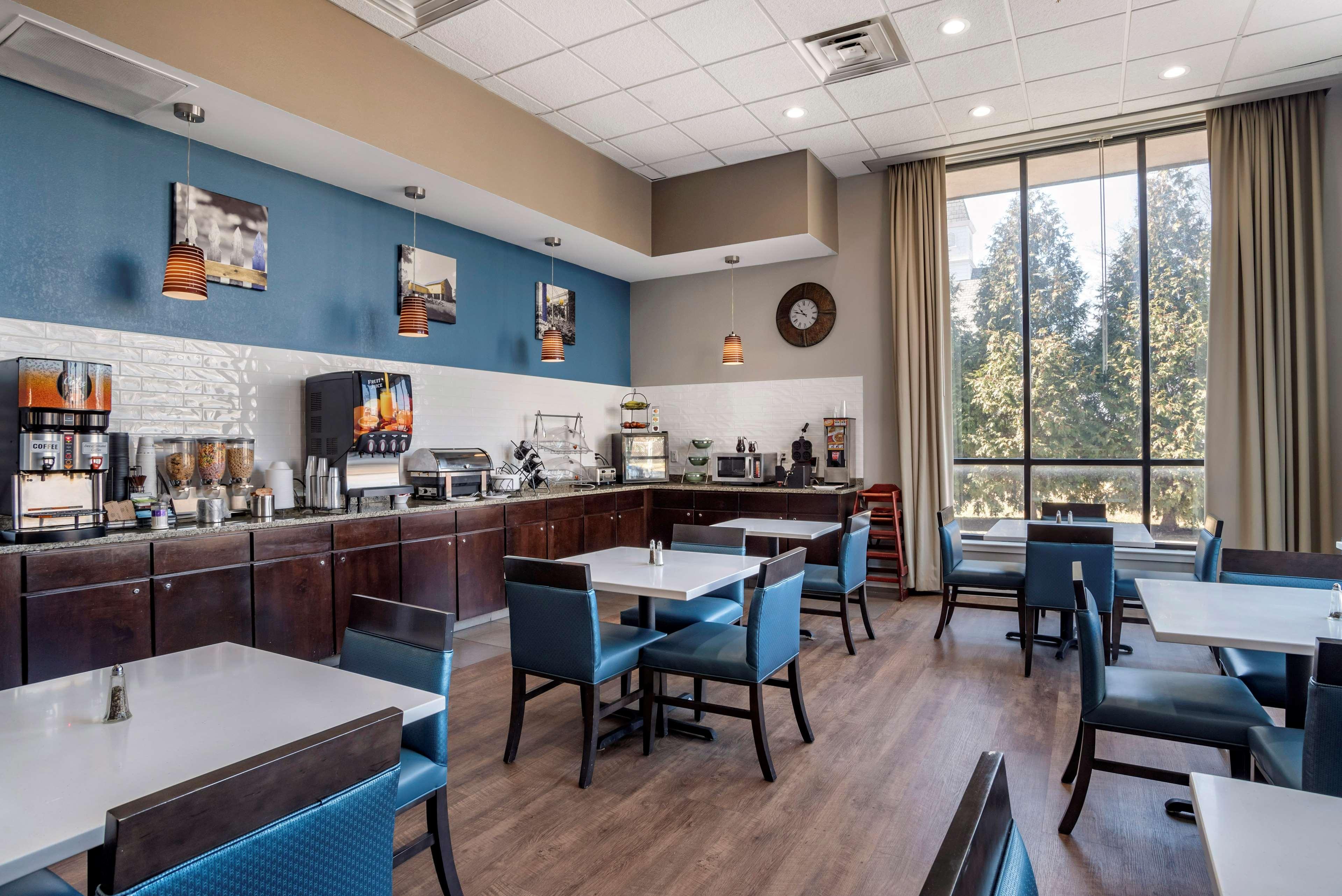Best Western Plus Philadelphia Airport South - At Widener University Честър Екстериор снимка