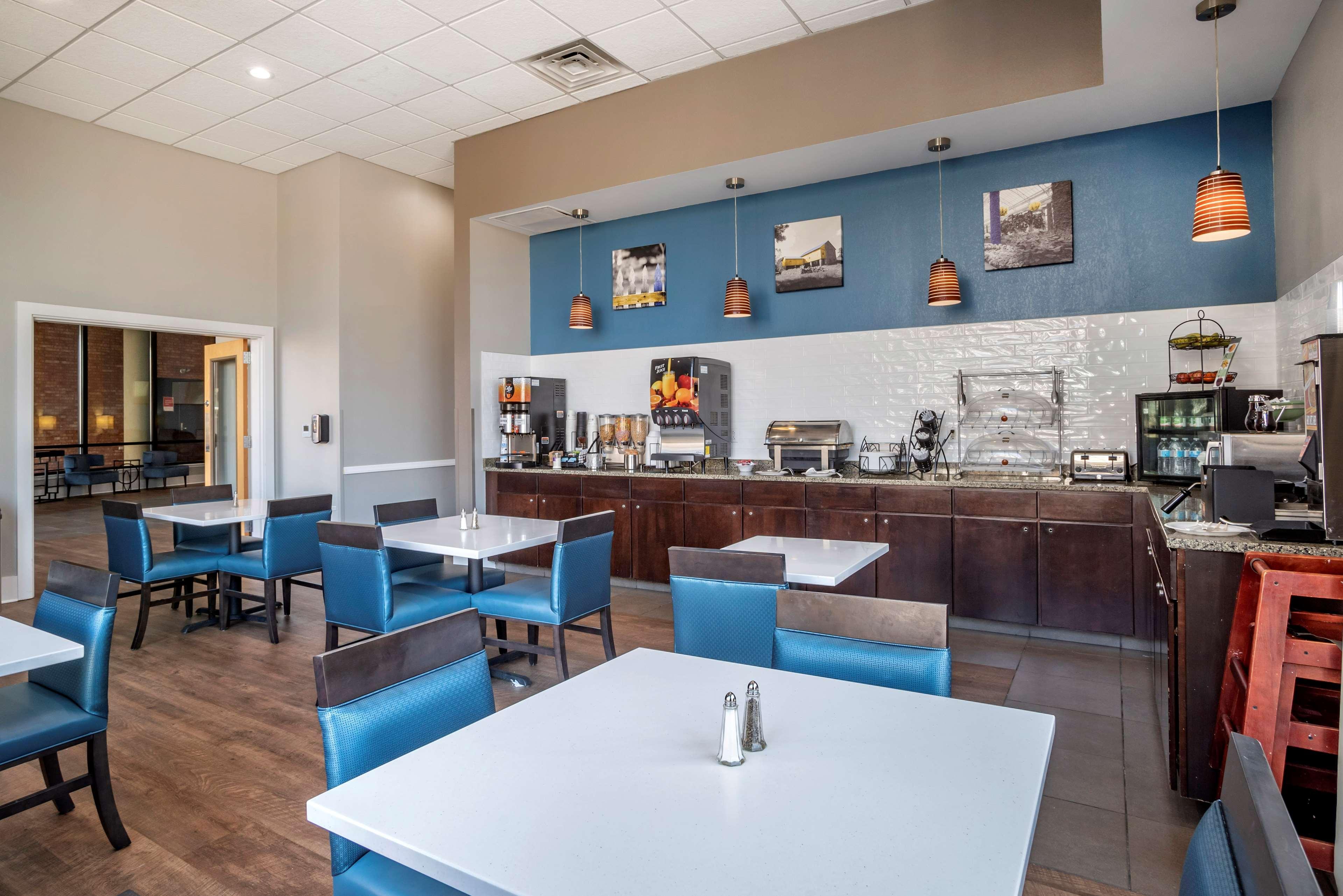 Best Western Plus Philadelphia Airport South - At Widener University Честър Екстериор снимка