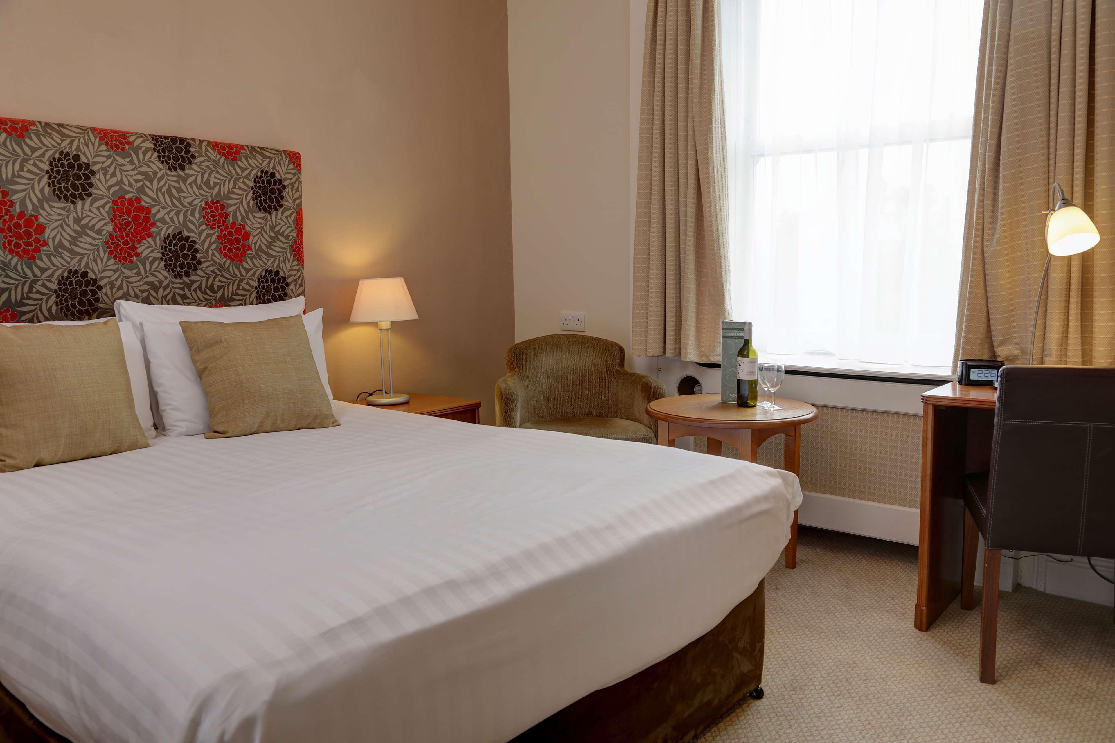 Best Western Plus Philadelphia Airport South - At Widener University Честър Екстериор снимка