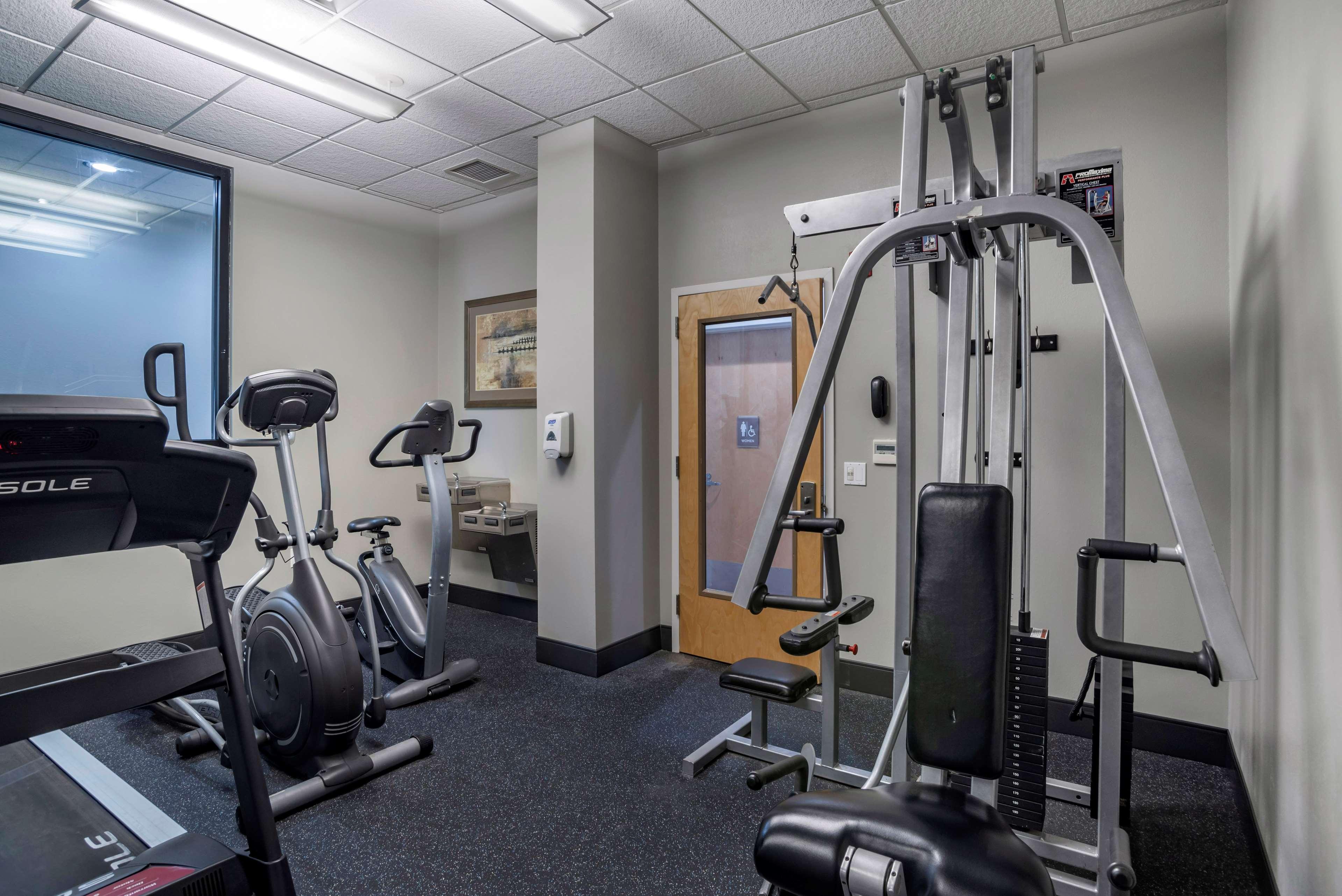 Best Western Plus Philadelphia Airport South - At Widener University Честър Екстериор снимка